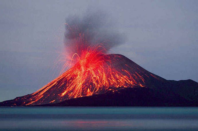 Извержение вулкана Кракатау