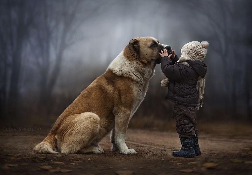 cool-animal-children-photography-Elena-Shumilova-dog