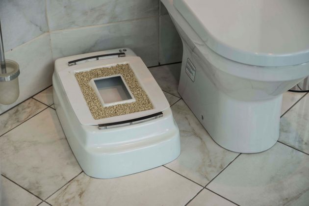 Catolet-Automatic-Litter-Box-for-Cats-and-Small-Dogs-image-1-630x420