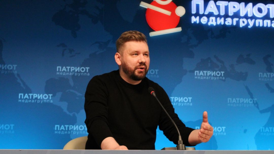 Серуканов объяснил, почему Волков обрушился с критикой на партию «Яблоко»